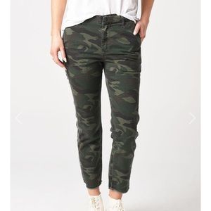 Sundry Camo N60 Classic Straight Trousers sz 26
